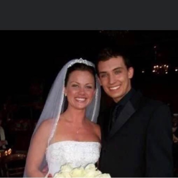 Wedding dress - Picture 4 of 5